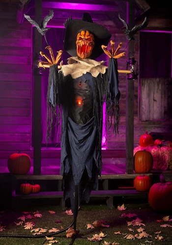 Main view of the Scarecrow's flickering face