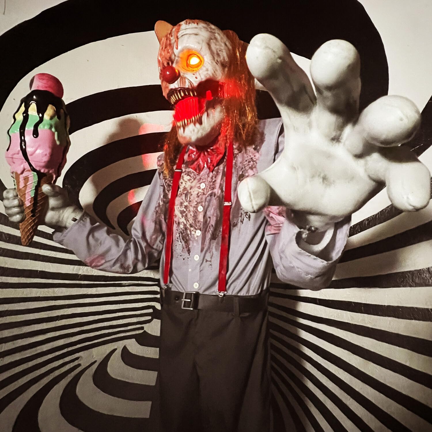 I Scream Clown Animatronic side view detail