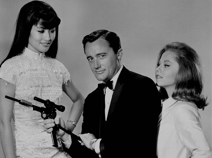Robert Vaughn Biography
